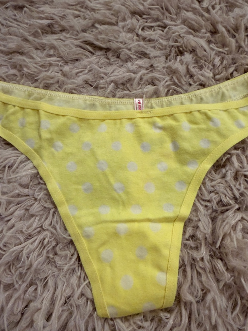 NWT Y2K Victoria’s Secret PINK Yellow Polka Dot Low Rise Skinny Side Thong Small